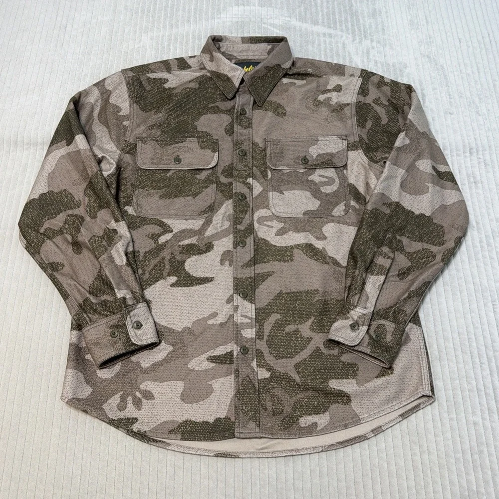 Cabela's Men's Medium Camo Hunting Shirt Button-Up Flannel Collared Long Sleeve